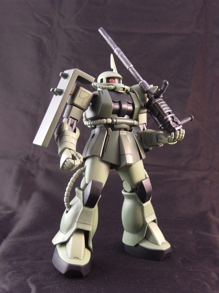 頭部を交換し、指揮官機にも出来ます。