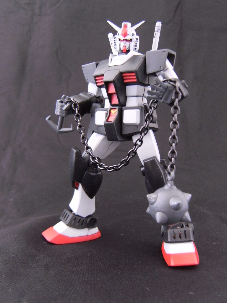 ガンダムハンマーを旧キットの武器セットを使用して製作。
チェーンは100均で購入した物に交換。