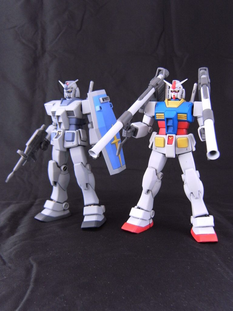 前作ガンダムと武器を共有出来ます。
当時はビルドパーツが無かったので、左の持ち手が欲しい欲しいと思っていました。