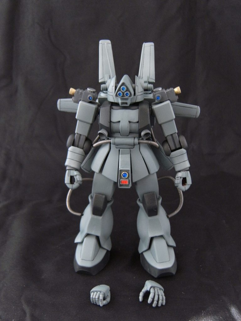 本作の全容です。
強行偵察型同様、カメラやセンサーは市販パーツに置き換えてます。