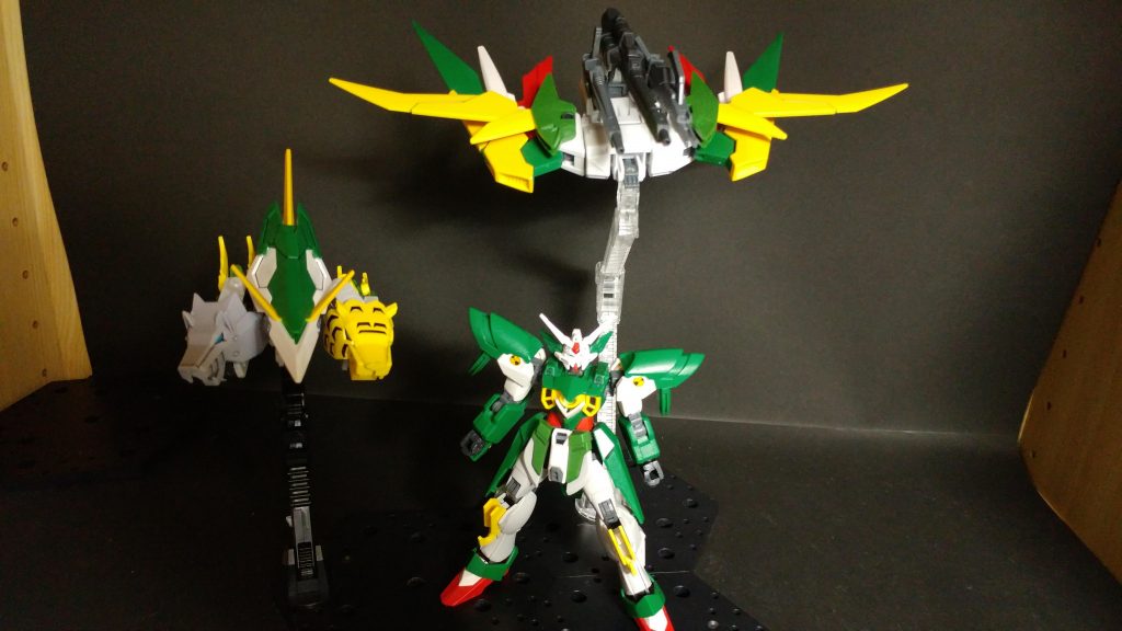 機体はバックパックとウイングユニットの二つが分離して支援機として機能します（命名大歓迎）