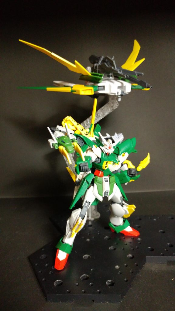 バックパックを着けた状態。
このままでも格闘機として戦えます