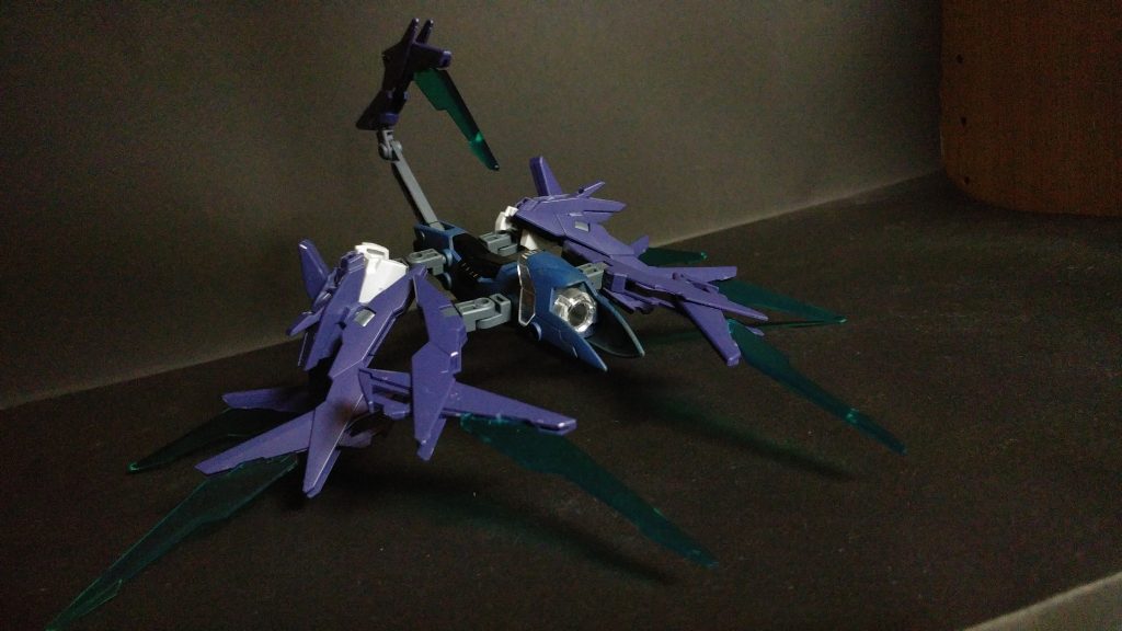 追加装備
https://gumpla.jp/hg/49103
を発展させた新たな3装備を紹介します。
ライガーゼロの装備をイメージ元に、ビルドダイバーズの機体から武装を拝借しています

シュナイダーM（マグナム）
Fファンネル7基を載せたサソリ型の支援機として運用します