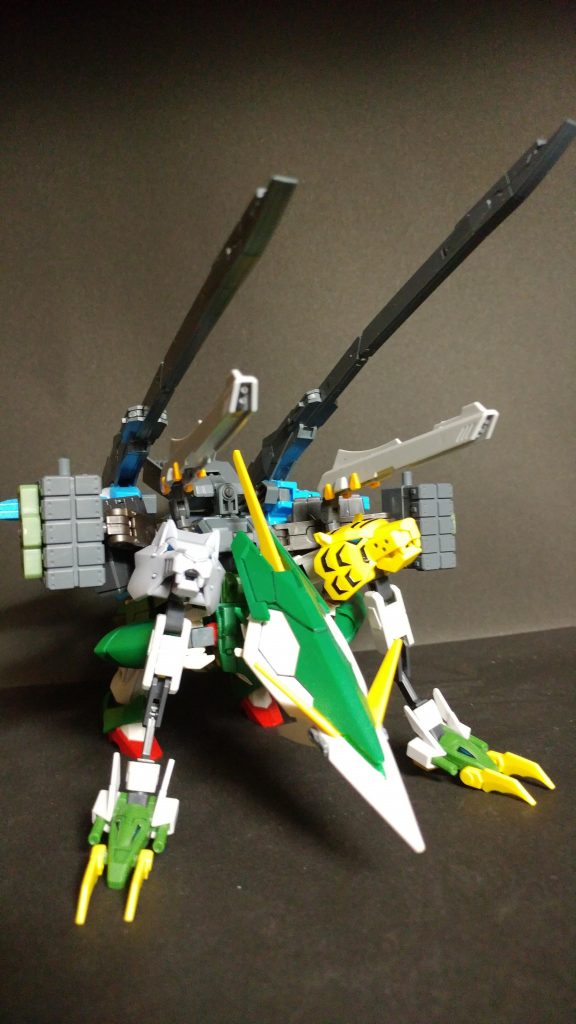 パンツァーS（スカイ）
スカイドライブユニットによって高火力ながら重武装による鈍重さを克服させた砲撃用装備。ライガーゼロパンツァーのミサイル砲門を数えたら42だったのでその数用意。バーニングビッグバンも恐らく可能