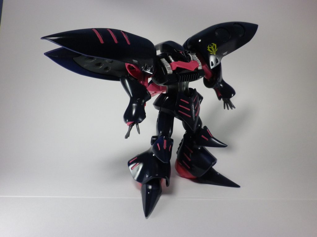 濃い色＆光沢だと、写真も難しいなと感じました。