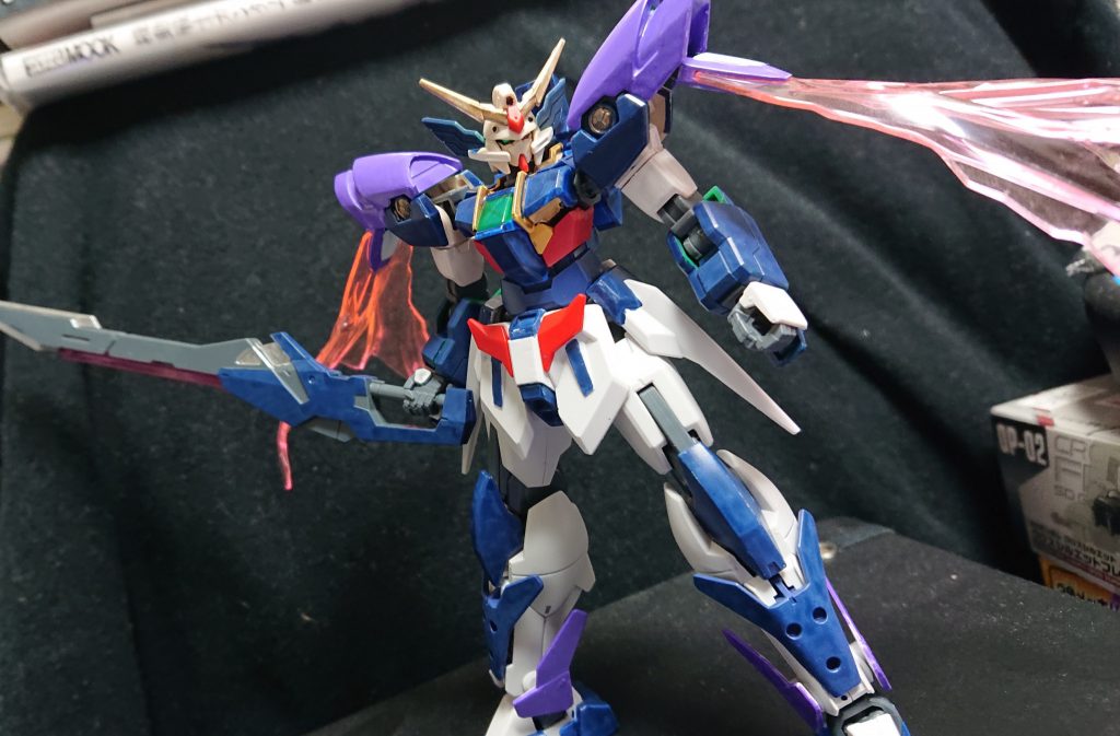 武器はダブルオースカイの剣だけです(笑)。改良されてダブルオースカイに繋がっていくということで。