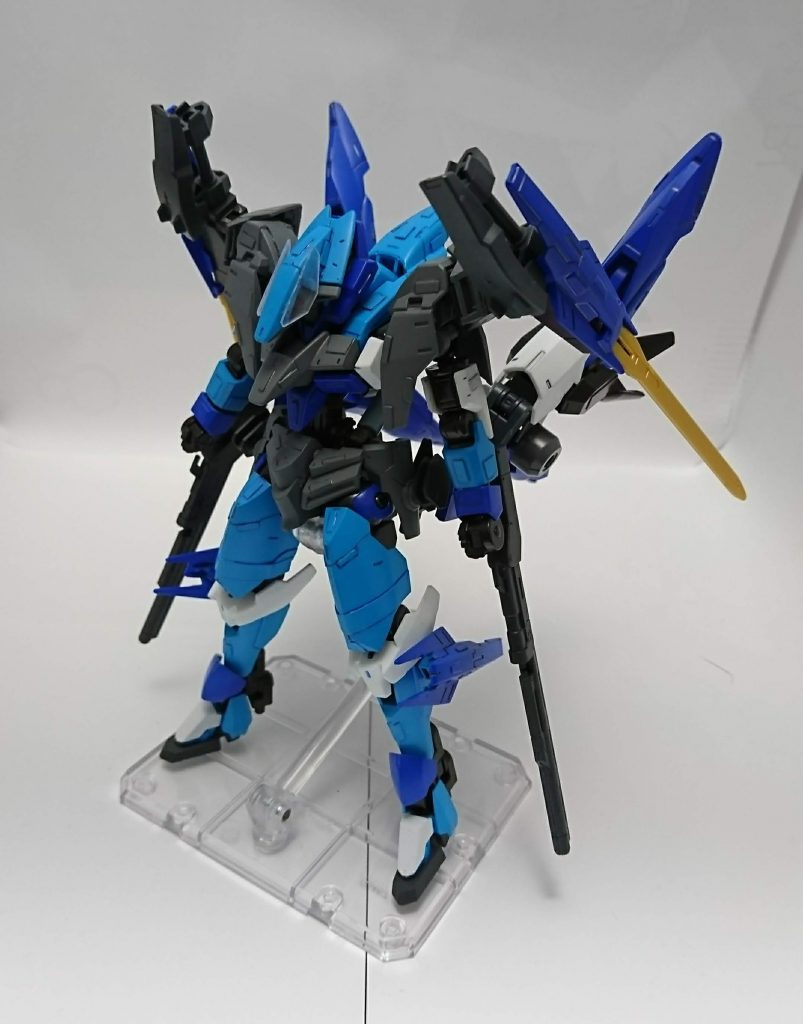 装備は剣のみにしようかと思ったのですが、自分の操作技術では厳しいのでは?という設定の元、射撃武器と切り替えながら戦う事にしました。