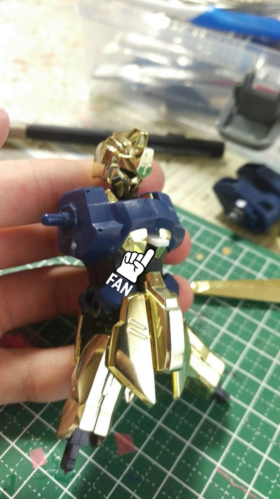 こんな感じでプラ板付けました