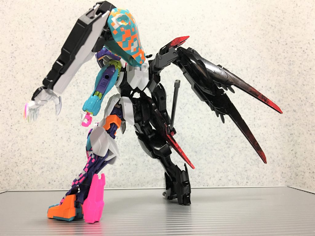 コンテストのレギュレーションから初のミキシング作品になりました。
鉄血系ガンダムから、バエルをメインに、バルバトスルプス、バルバトスルプスレクス、グシオンリベイクの4キットで構成しています。
