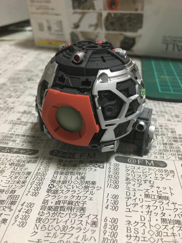 ちょろっと見えるところも部分塗装するのがこだわりです。