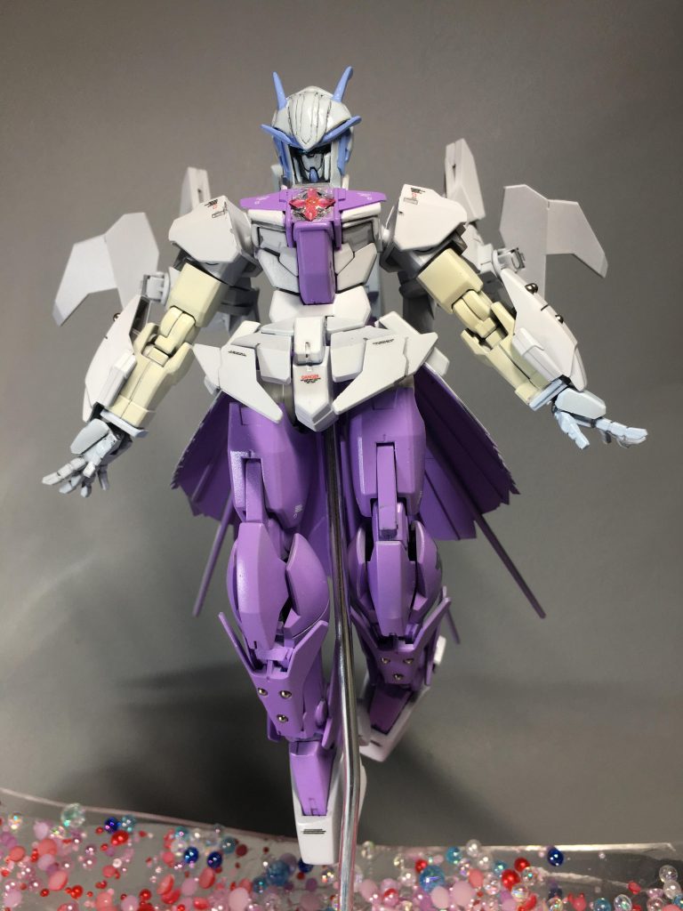 可愛らしくポーズ(*‘∀‘)　デカールは控えめにしているつもりですが「陸」「SARA」は目立つ脹脛に貼りました、貼らせて頂きました！ｗ