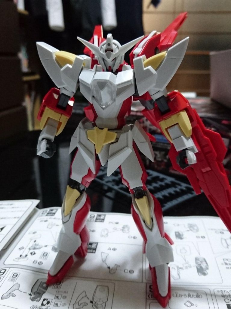 最初の仮組では色々と棘のある箇所が多かったので出来るだけ削り落としてソフトな印象に近づけています