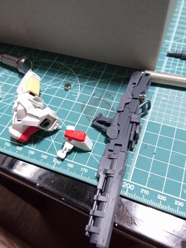 バズーカはネオジム2つで完全固定してます。背中と腰なので安定性抜群です。