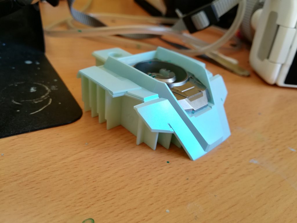 別パーツですが、パール塗装が完了したものです。
行程の写真もっとちゃんと撮ればよかった……笑