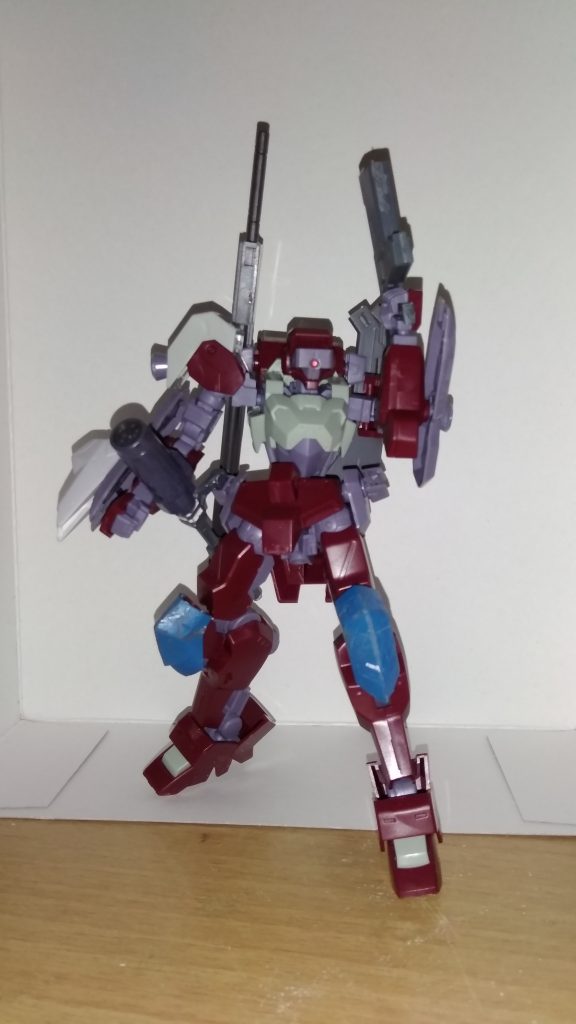 塗装、デカールなどをする前です。