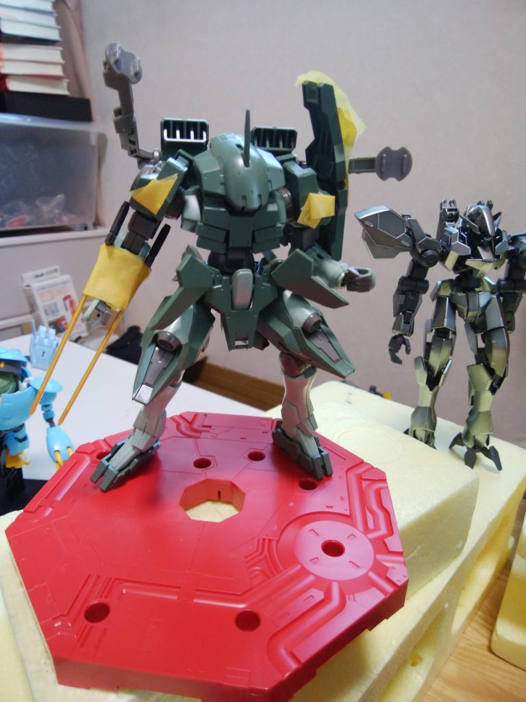 ストライカージンクス!グレイスアインが敢えて素立ちなのは、サイボーグのような雰囲気があるので攻撃姿勢を取りませんでした。