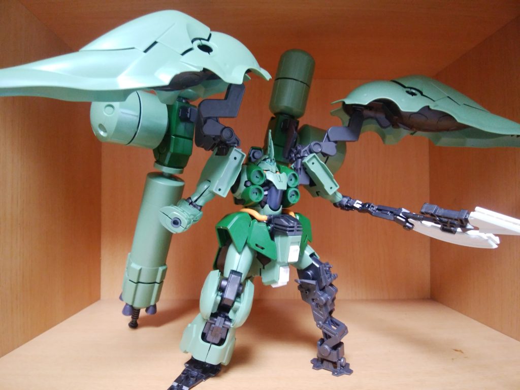 初めはクシャトリアの予定でしたが半壊したクシャトリアリペアの方が世界観に合うのでクシャトリアリペアにしました!