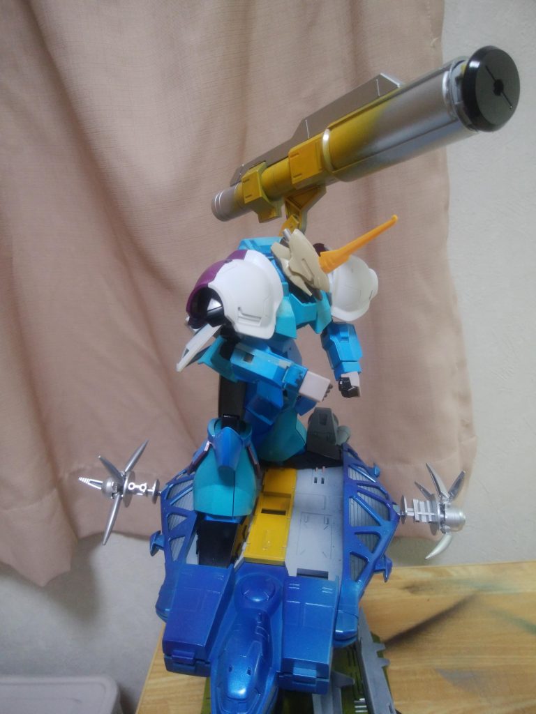 奇抜なカラーリングにしたかったので!