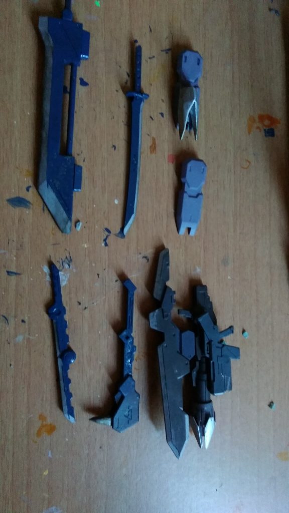 一部塗装後の武器です