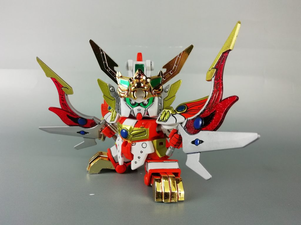 肩にSDフレームの間接を仕込んでるので角度が変えられます！