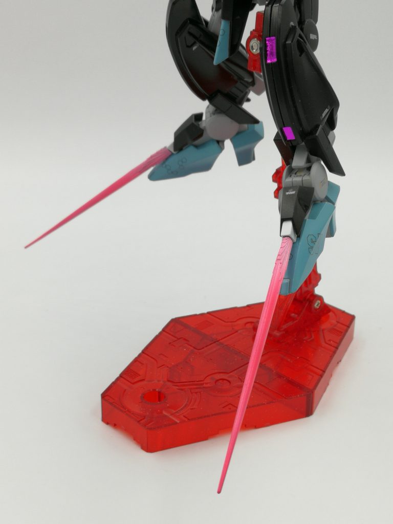 ·脚部GNビームサーベル
アルケーの様な隠し武器です。