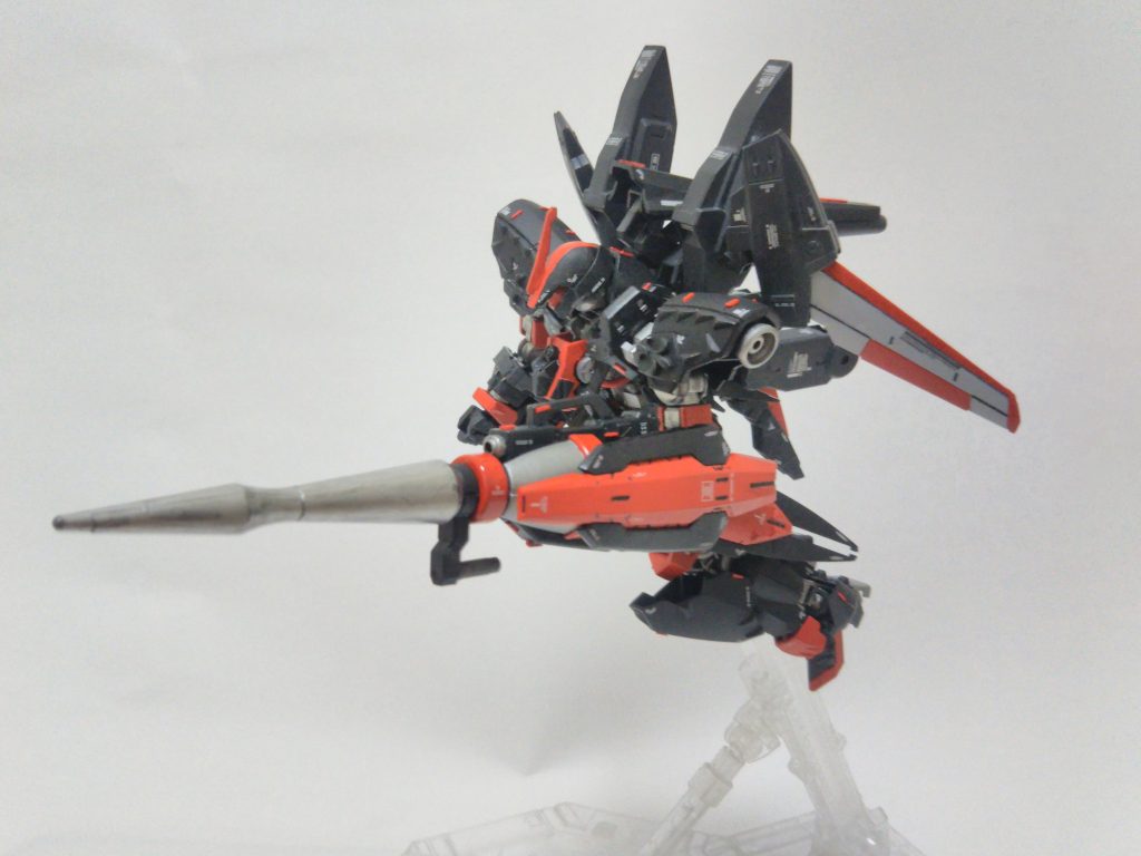 ガンランス
敵機に突進し、ゼロ距離射撃が可能