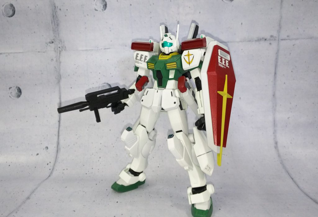 前面
基本ベースはGM/GM。肩とライフルはジムⅢのもの。