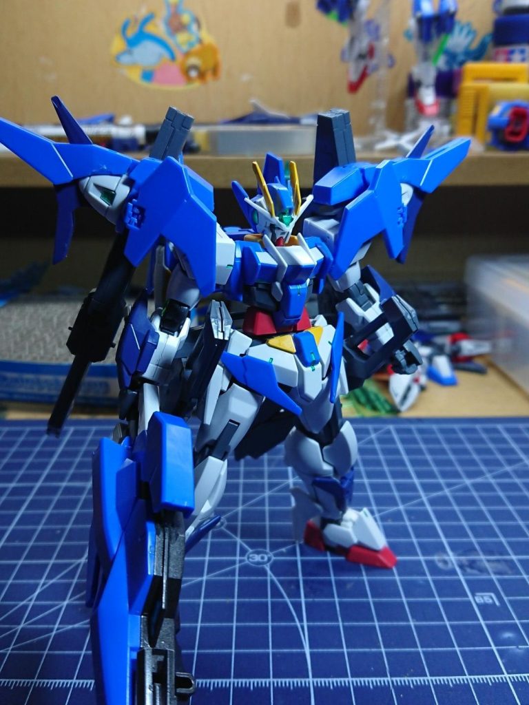 〜その④〜
ガンダムマーカーグレーとイエローとメタグリーンで部分塗装
あとスミ入れを入れた完成品(仮)です