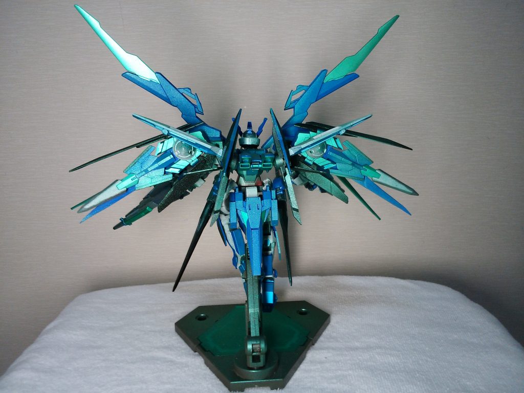 背面は、ブースターが最大展開される｡