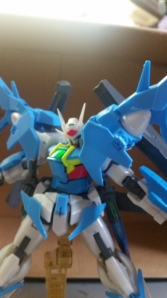 ポーズのイメージは作中でサラを演じている照井春佳さんが演じたキャラクターのポージングをイメージ。