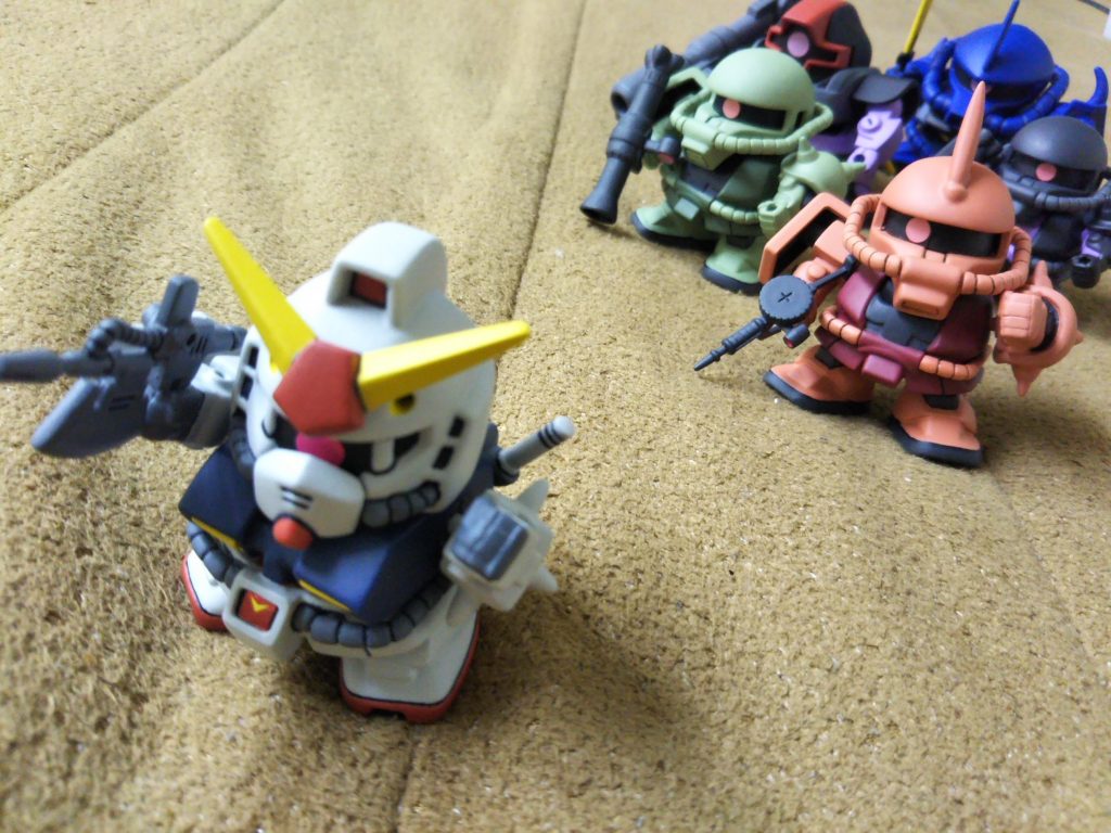「あっガンダムだ！」
「やっつけろー！」
