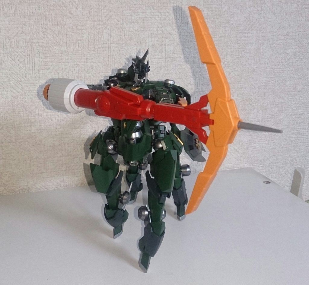 シルエットアーチャーと呼ばれるのはダインスレイブを単体で運用できるからであり、最後のトドメとして使用する。では、この禁忌とされる兵器をどう運ぶのか…。それはまた次回にm(__)m
イオロスは、某聖闘士から頂きましたf(^_^;