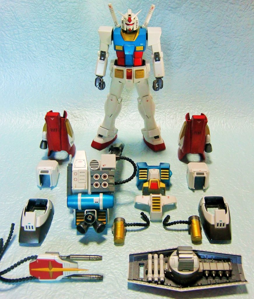 装甲は全て脱着可能。
ガンダム本体はver.2.0なので、Gアーマーとの組み合わせはもちろん、フルアーマーの装甲も脱着可能。