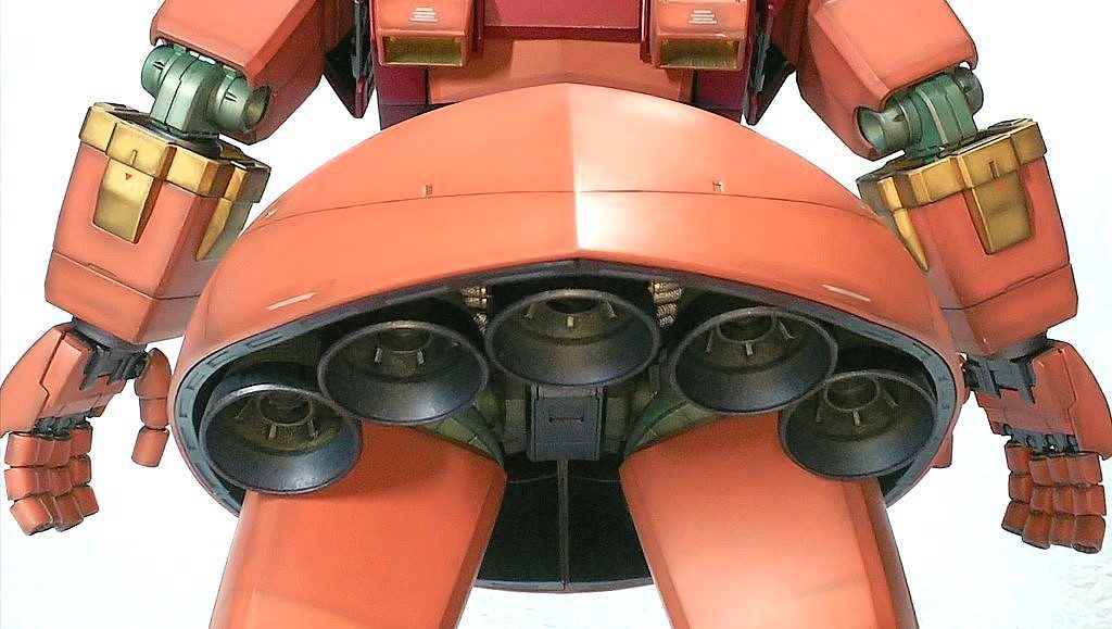 スカート内部。
バーニアは、ウェザリングマスターで少し焼き色を着けている。