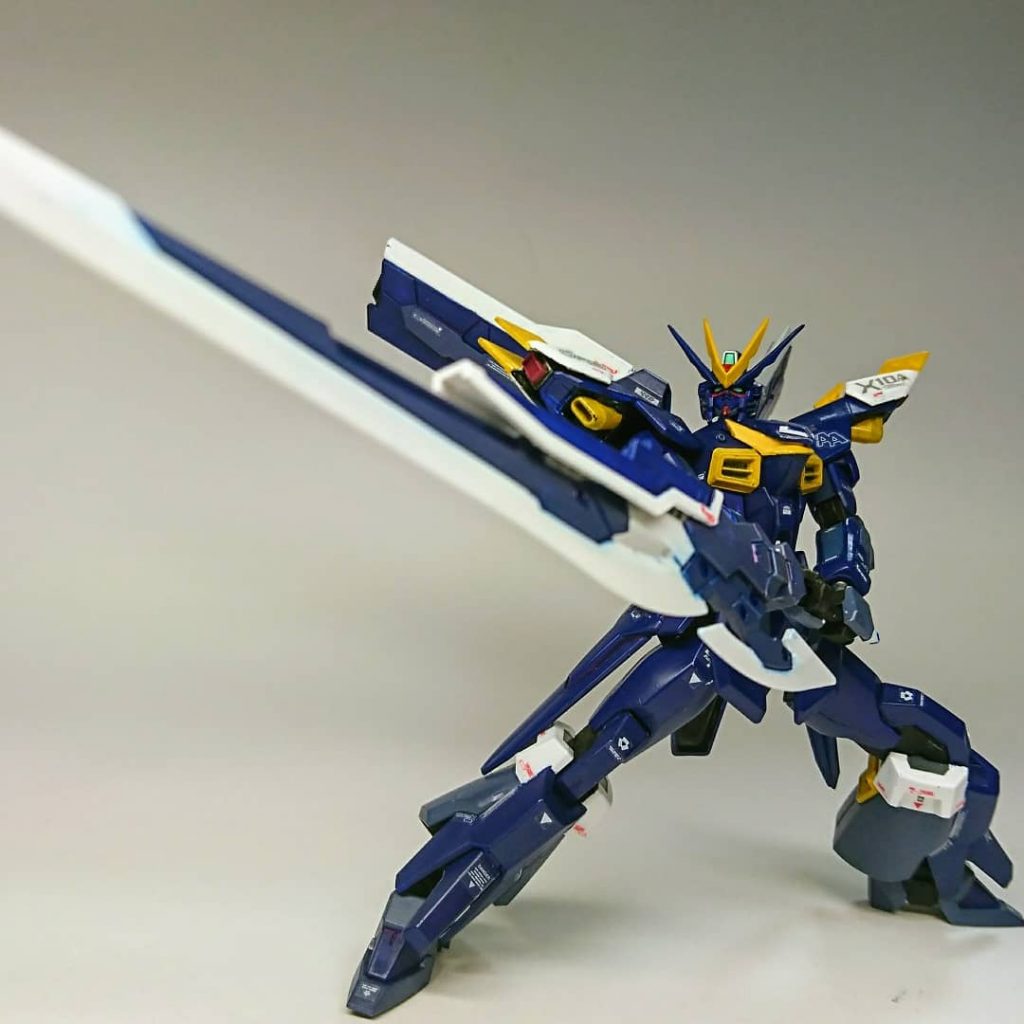 大剣は一応腰に装備することもできます。勇者パース難しいです。