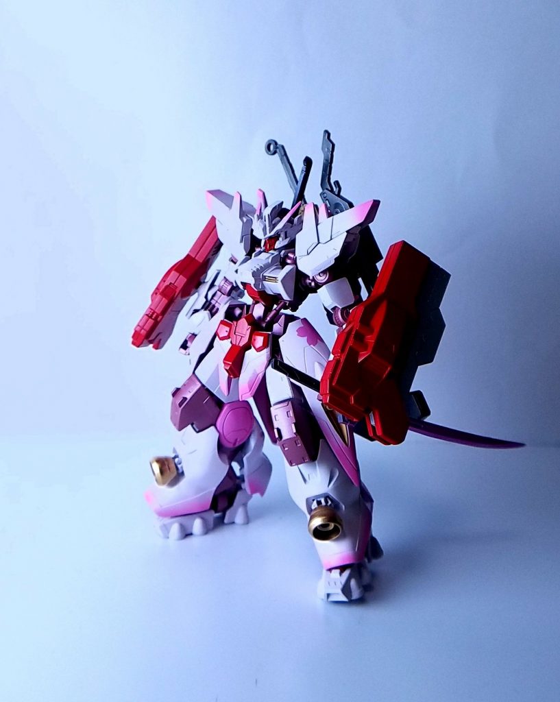 アスタロトオリジン小改造「桜武者」
和服と甲冑の間をイメージして作りました