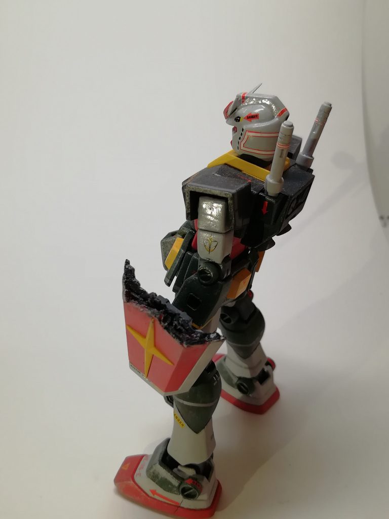 シールドの断面がお気に入り。ニッパーでバキバキ切りましたが思いのほか上手くいきました。