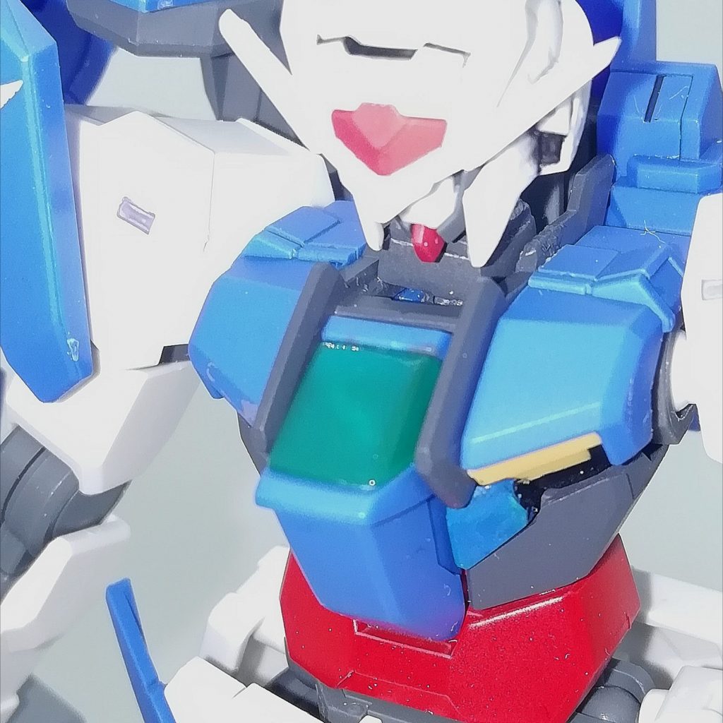 クリアパーツ内の傷はシルバーで塗装しています。