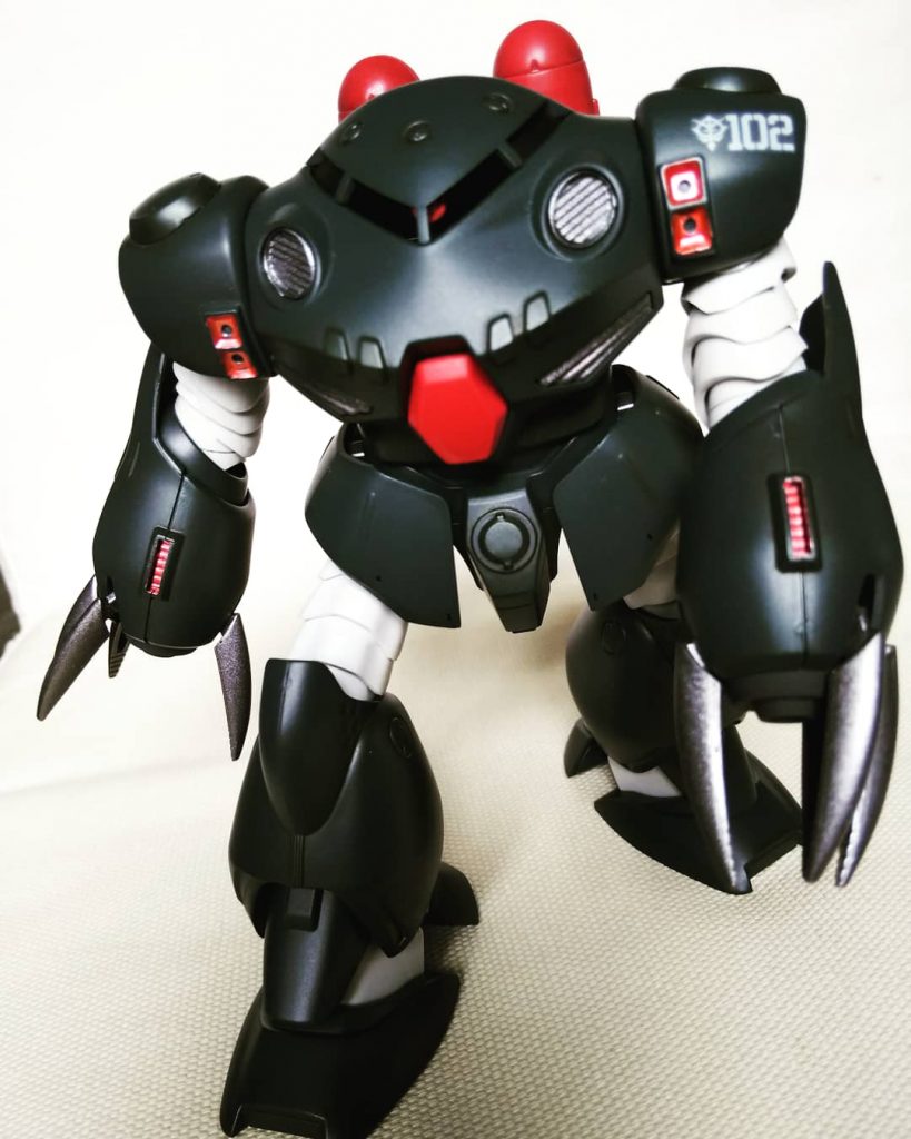 モノアイは可動式に改修。