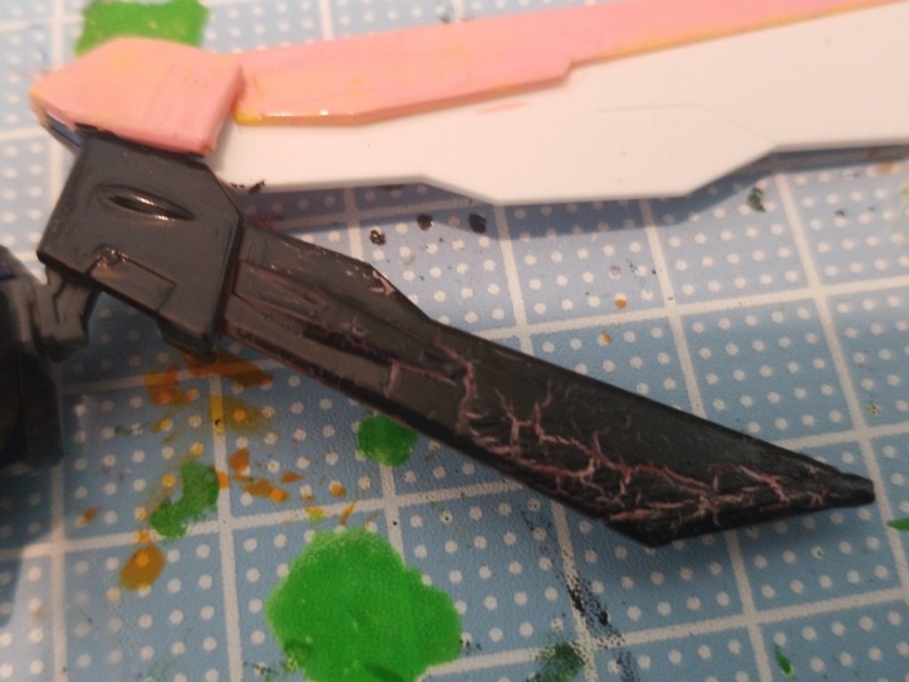 こっちは模様というよりヒビ割れしてる感じがある
本体は全然ヒビ割れしてません