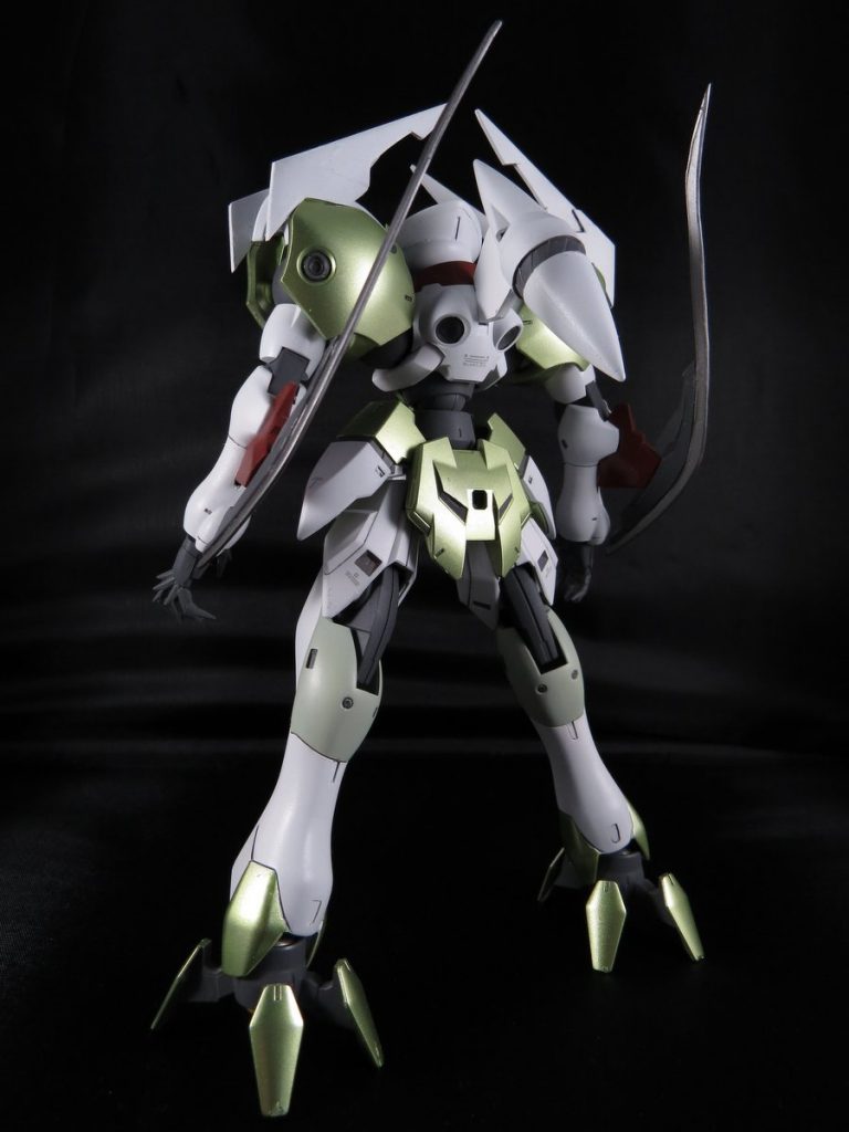 リアビュー
元キットからの変更点は、背部イカメシの小型化。
(コアファイター機能をオミットしてGNドライヴだけにしたイメージ)