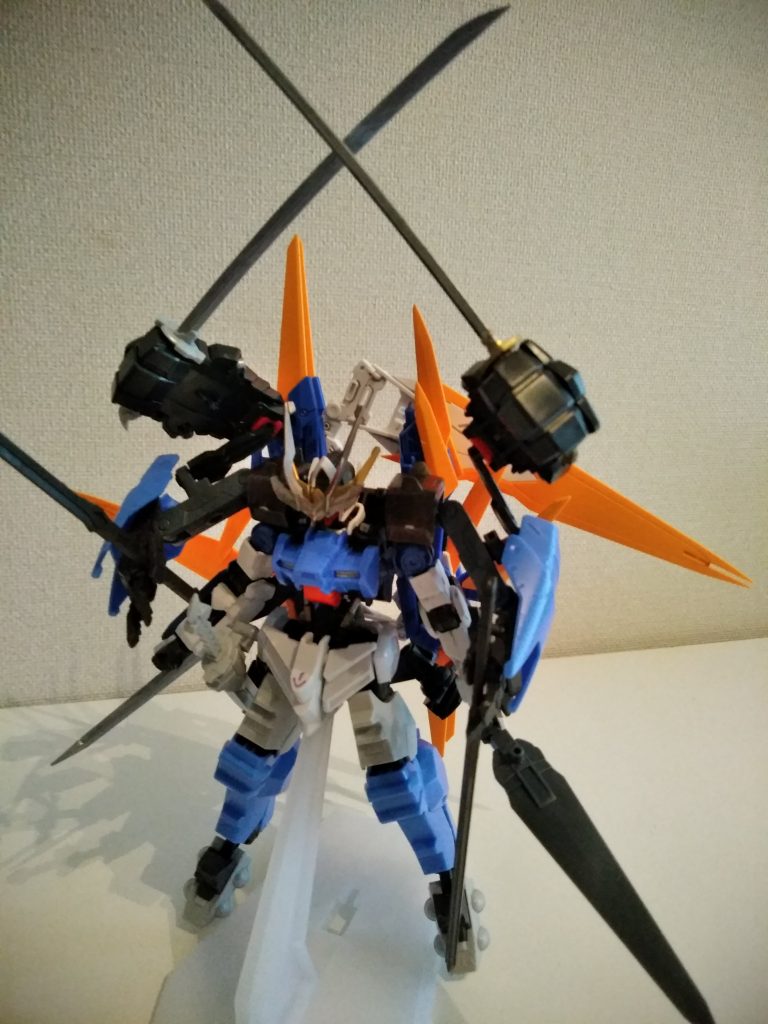 開放!阿修羅モード
鎧が腕になり、6本の腕に。その姿は阿修羅の如し。