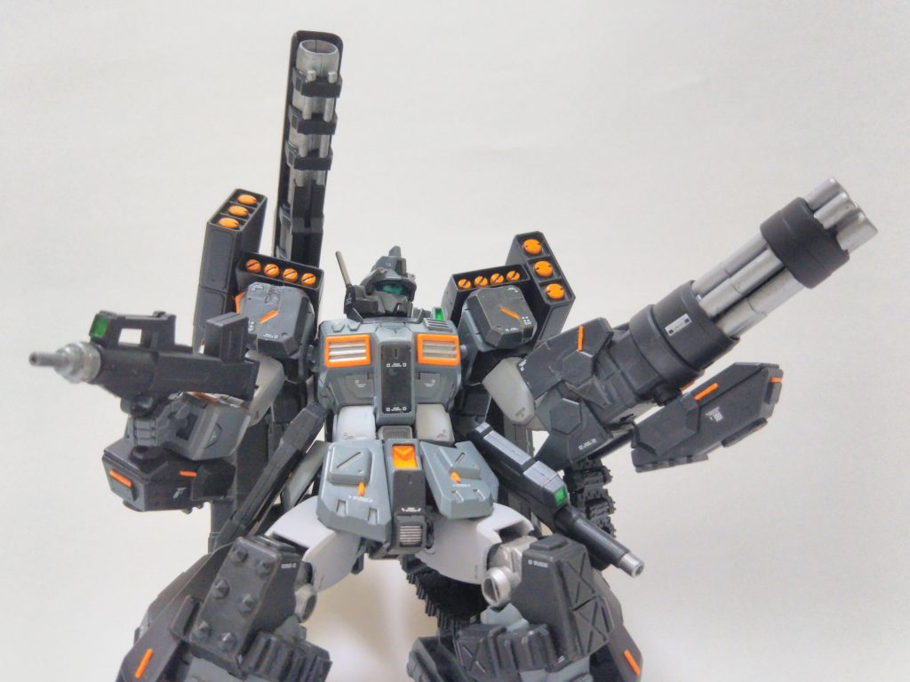 自分好みの重武装全開の機体になりました。
しがない作品ですが最後まで見て頂きありがとうございますm(_ _)m