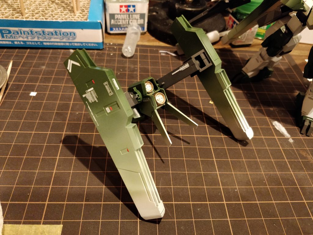 レッドポイントなどのアクセントも。