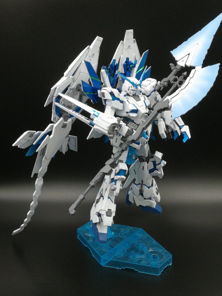 夢の全部盛りユニコーンですね。
使用キットは
·FAユニコーン(デストロイモード)
·バンシィ(デストロイモード)
·フェネクス(ナラティブ&GFT)
·バンシィノルン(ユニコーンモード)
です。