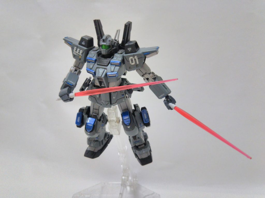 ヘッドバルカン
ビームサーベル×2