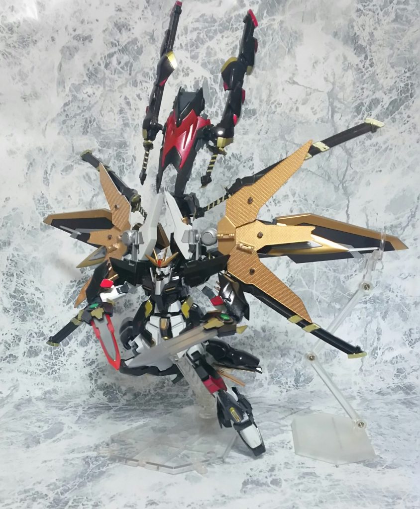 ハイパーモード。
降り注ぐ月光(マイクロウェーブ)を浴び、そのエネルギーを全て機体性能の上昇に回した状態である。