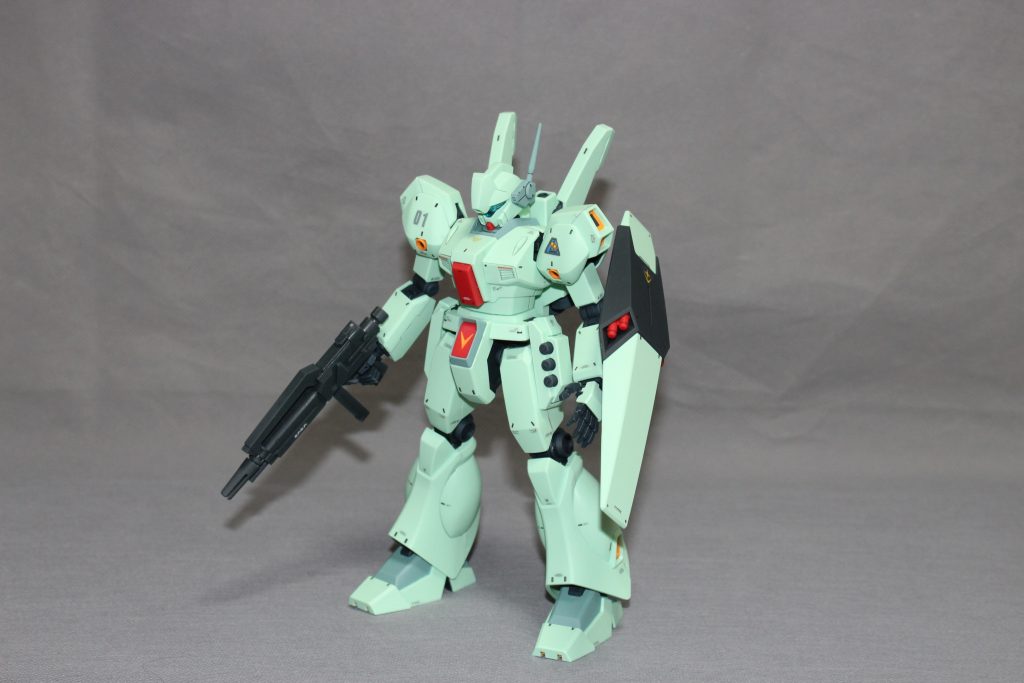 全身を斜め前から