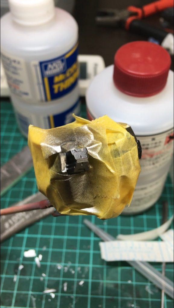 今回フレーム部分をメタリック調に塗装してみました。
塗装してみたら思いのほか違和感なかったのでまた使ってみようと思います(^^)