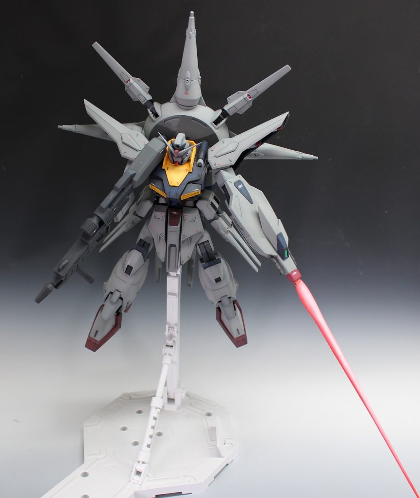 劇中のミサイルをサーベルでなぎ払うシーンが印象的だったのでプラ板とパテで長大に